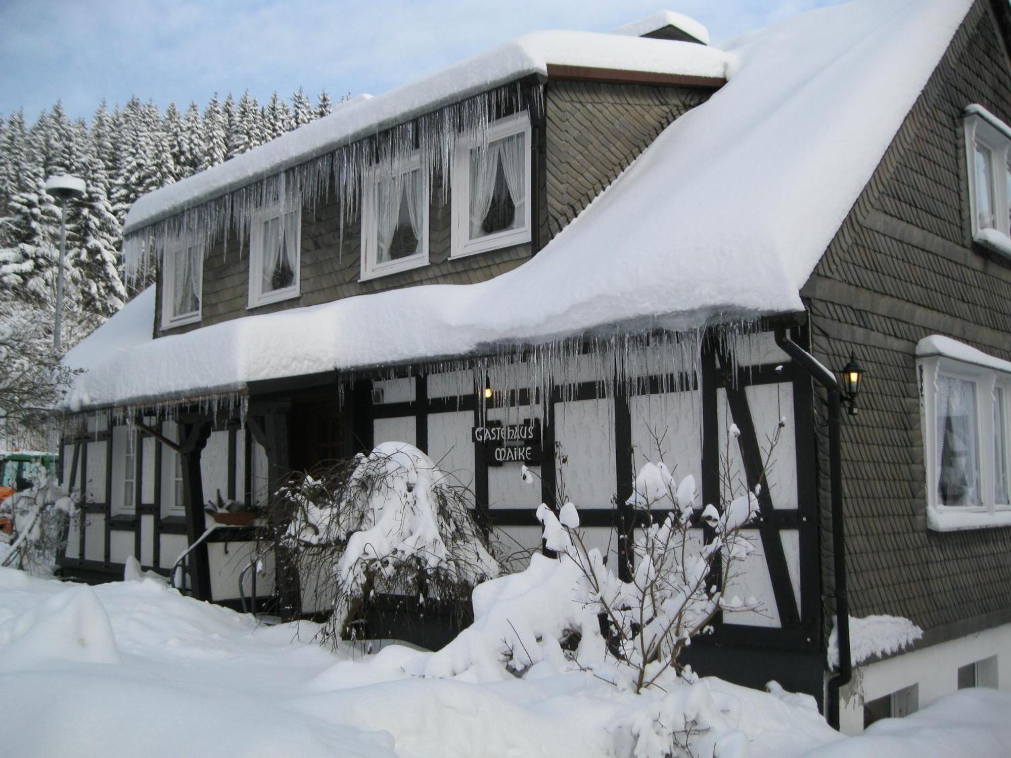 Land- Und Kurhotel Tommes Nordenau Exterior photo